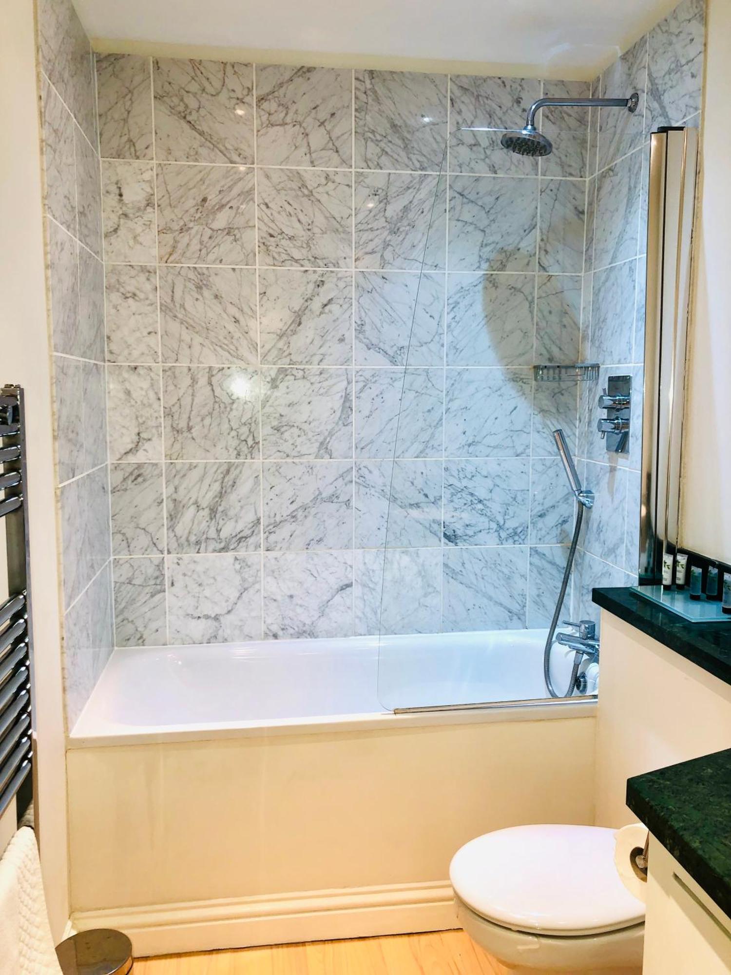 Luxury Apartment In The Heart Of Бат Екстер'єр фото